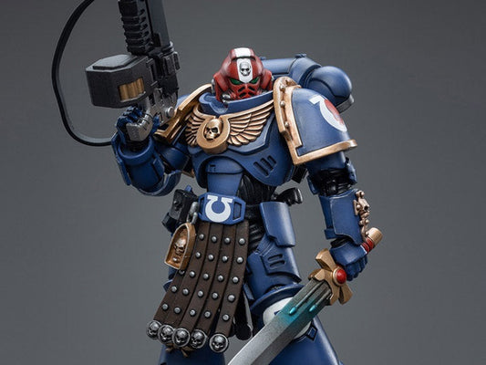 JoyToy - Warhammer 40k - Ultramarines - Intercessor Veteran Sergeant Brother Aeontas