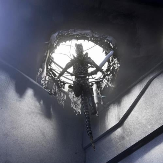 Alien: Romulus - 7" Scale Figure - Deluxe Suspended Lab Xenomorph XX121