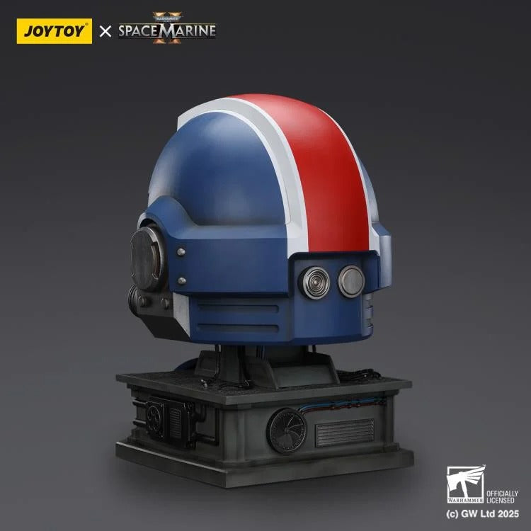 JOYTOY - Ultramarines Lieutenant Titus' MKX Helmet & Display Stand (preorder Q1 2026)