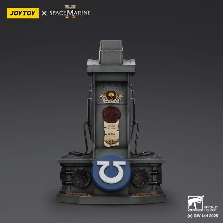 JOYTOY - Ultramarines Lieutenant Titus' MKX Helmet & Display Stand (preorder Q1 2026)