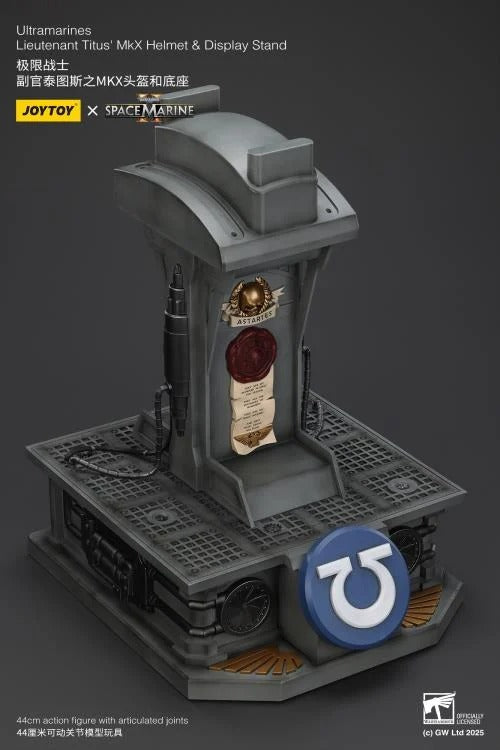 JOYTOY - Ultramarines Lieutenant Titus' MKX Helmet & Display Stand (preorder Q1 2026)