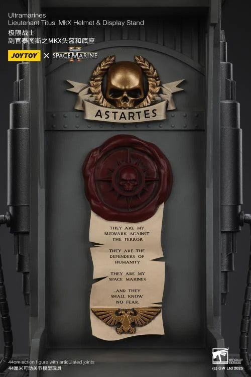 JOYTOY - Ultramarines Lieutenant Titus' MKX Helmet & Display Stand (preorder Q1 2026)
