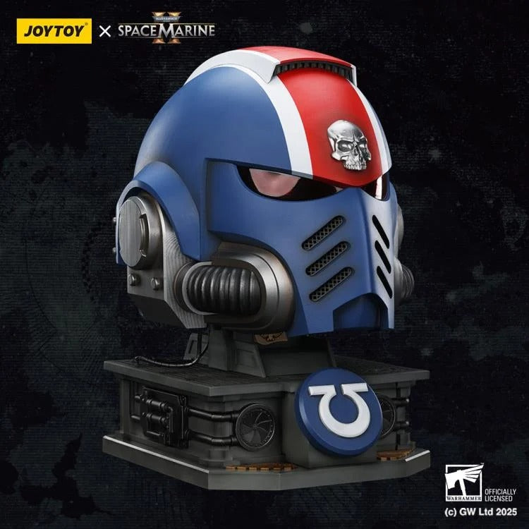 JOYTOY - Ultramarines Lieutenant Titus' MKX Helmet & Display Stand (preorder Q1 2026)