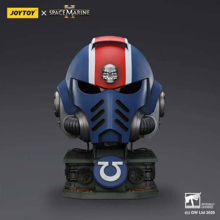 JOYTOY - Ultramarines Lieutenant Titus' MKX Helmet & Display Stand (preorder Q1 2026)